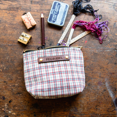 Saver Pouch with 1800s Pillow Sham: Gemma