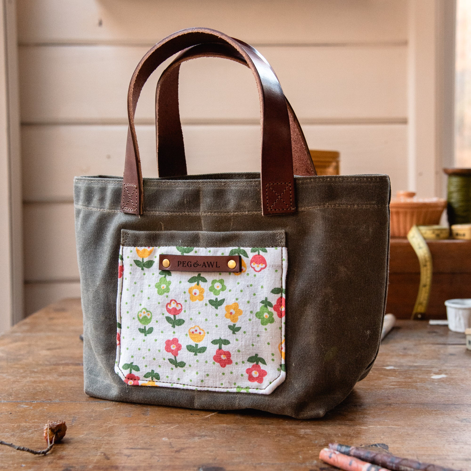 Pipit Tote with Mid-Century Feedsack: Heather