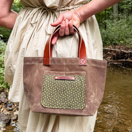Pipit Tote with 1930s Cotton: Hela