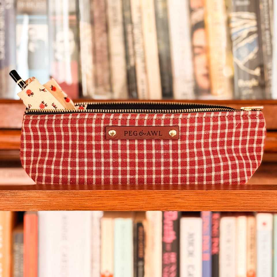 Drafter Pouch with 1980s Vintage Textile: Leidi