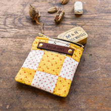 Custom Pouch with Antique Quilt Block: Nathalie