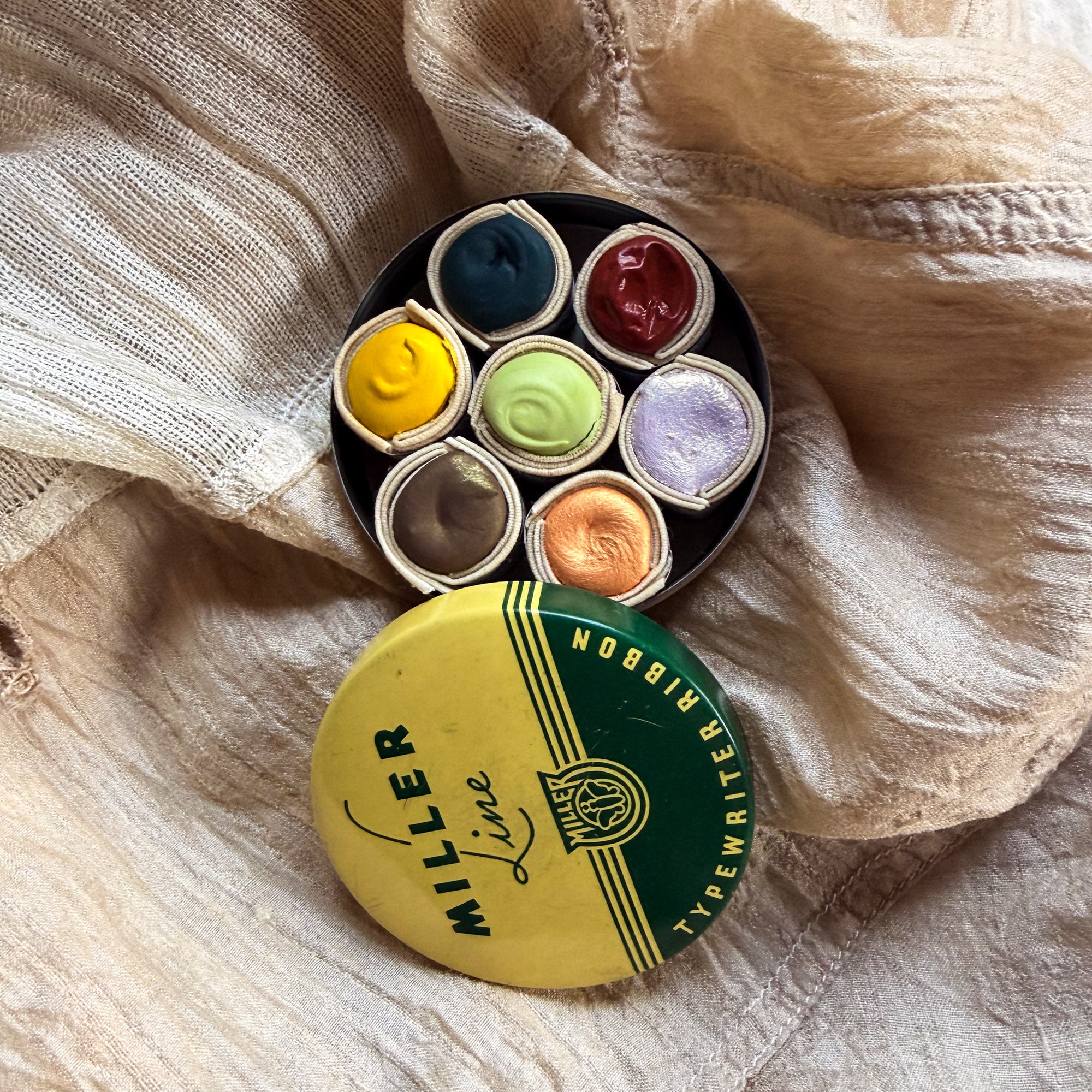 Color Palette No. 3 Tin with 7 Beam Paints