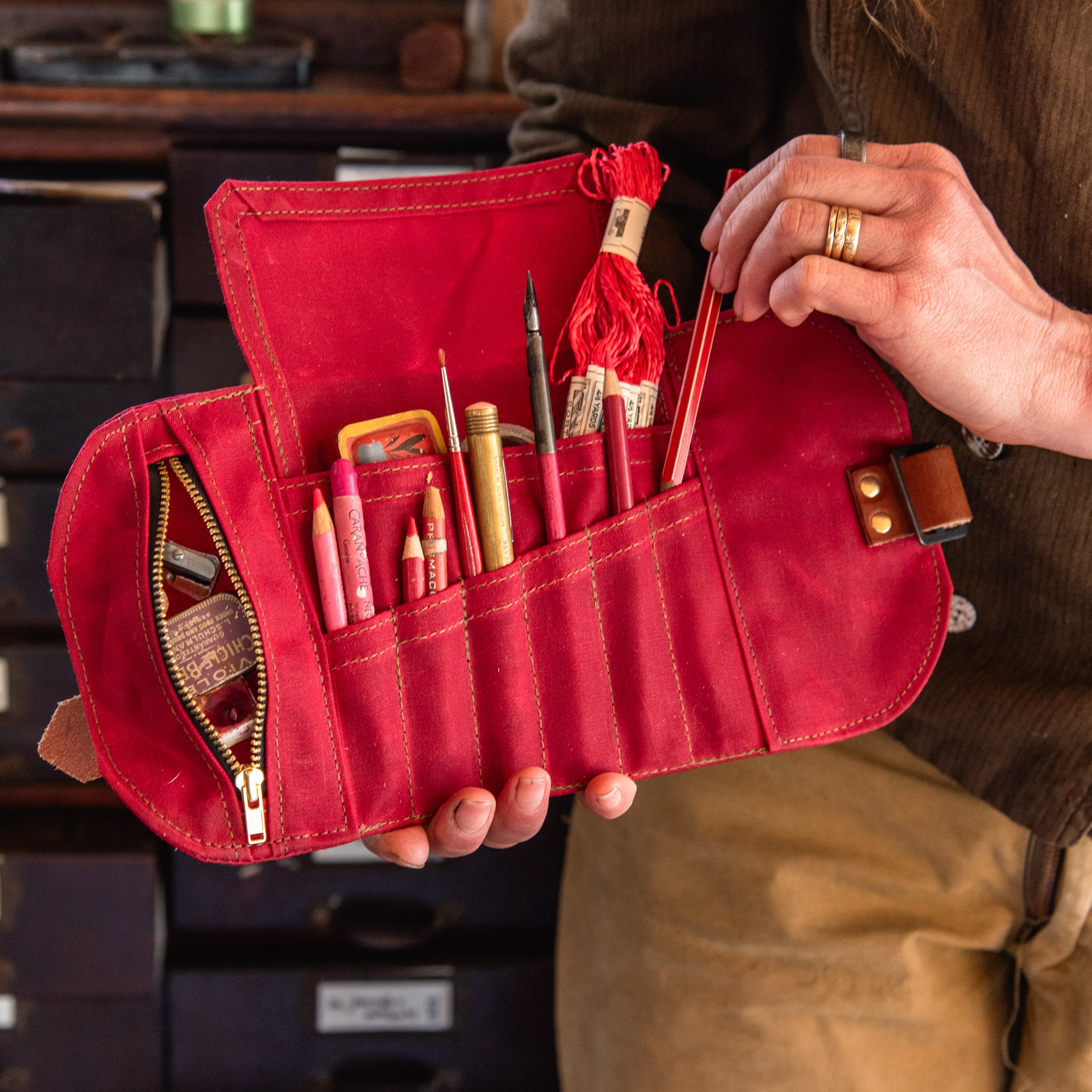 Sendak Nutshell Artist Roll in Small Batch Colors