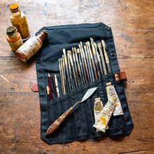 Helga Paint Brush Roll