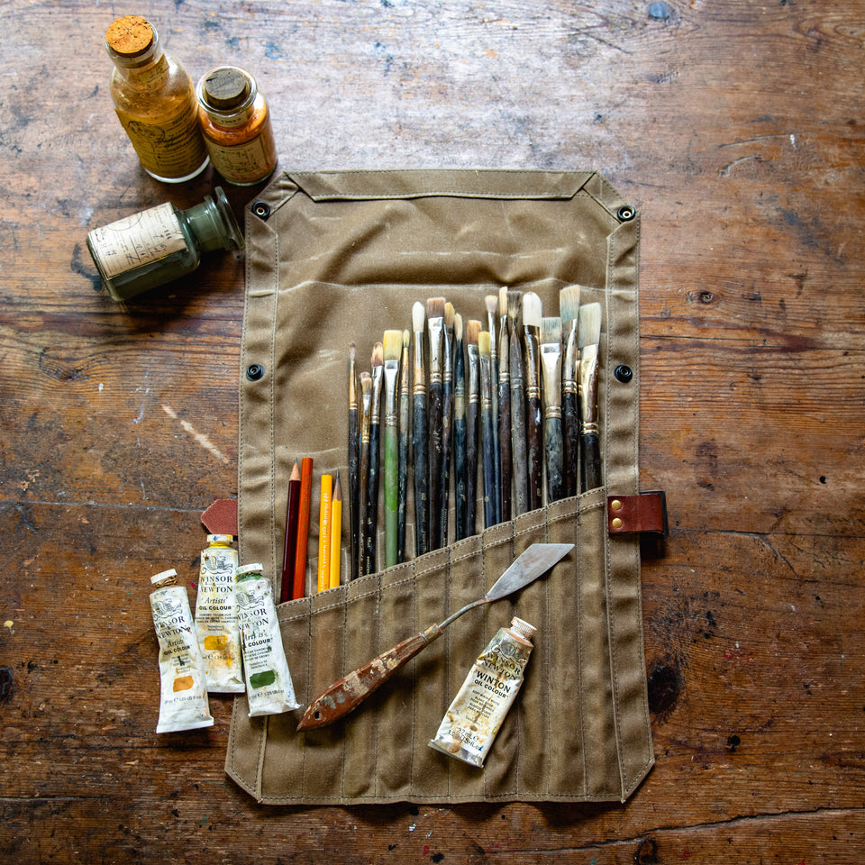 Helga Paint Brush Roll