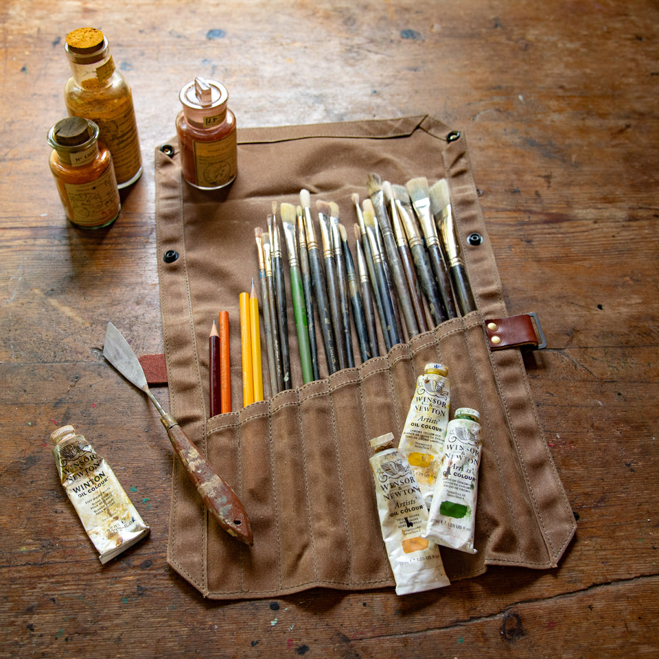 Helga Paint Brush Roll