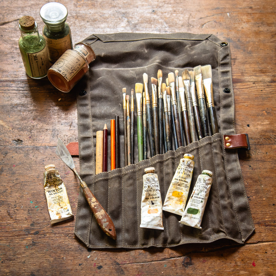 Helga Paint Brush Roll