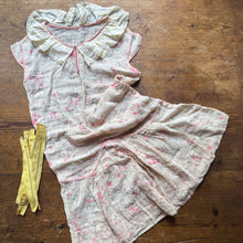 Essentials Pouch with 40s-50s Girls Dress: Priya / Arjun
