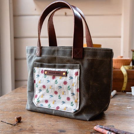 Pipit Tote with Mid-Century Hardware Store Apron: Polly