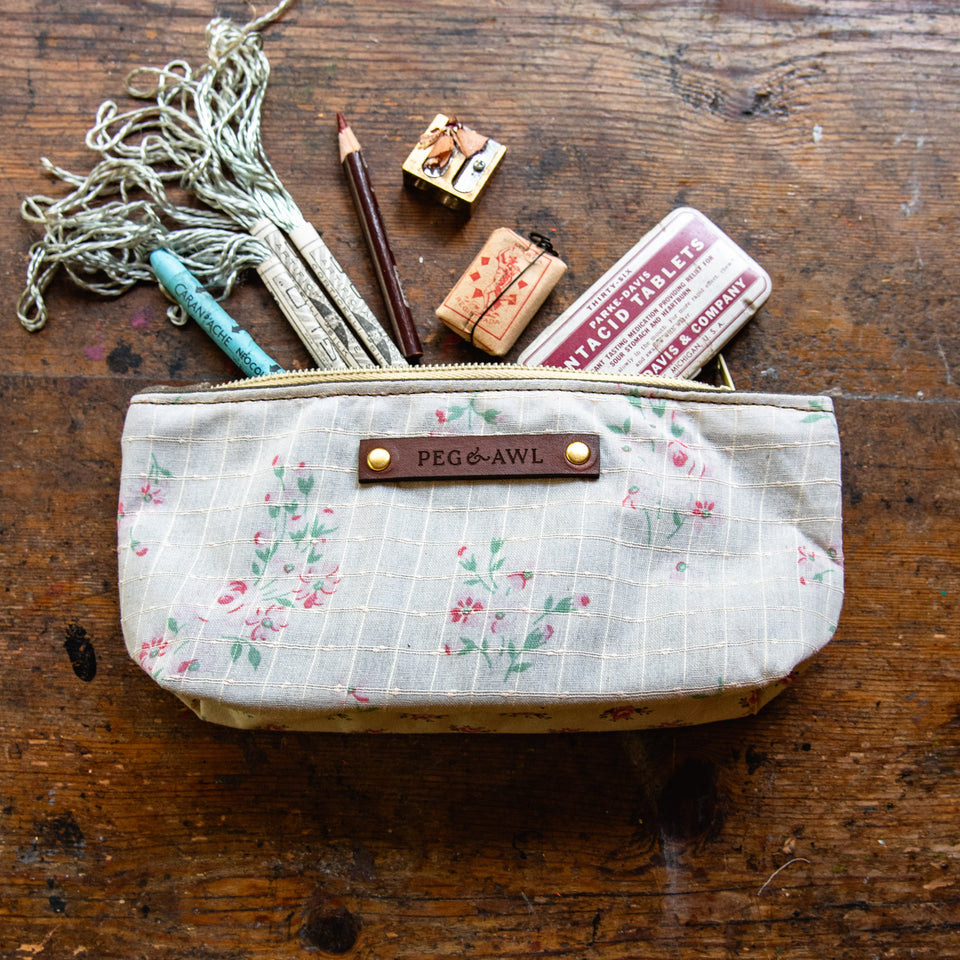 Essentials Pouch with 40s-50s Girls Dress: Priya / Arjun
