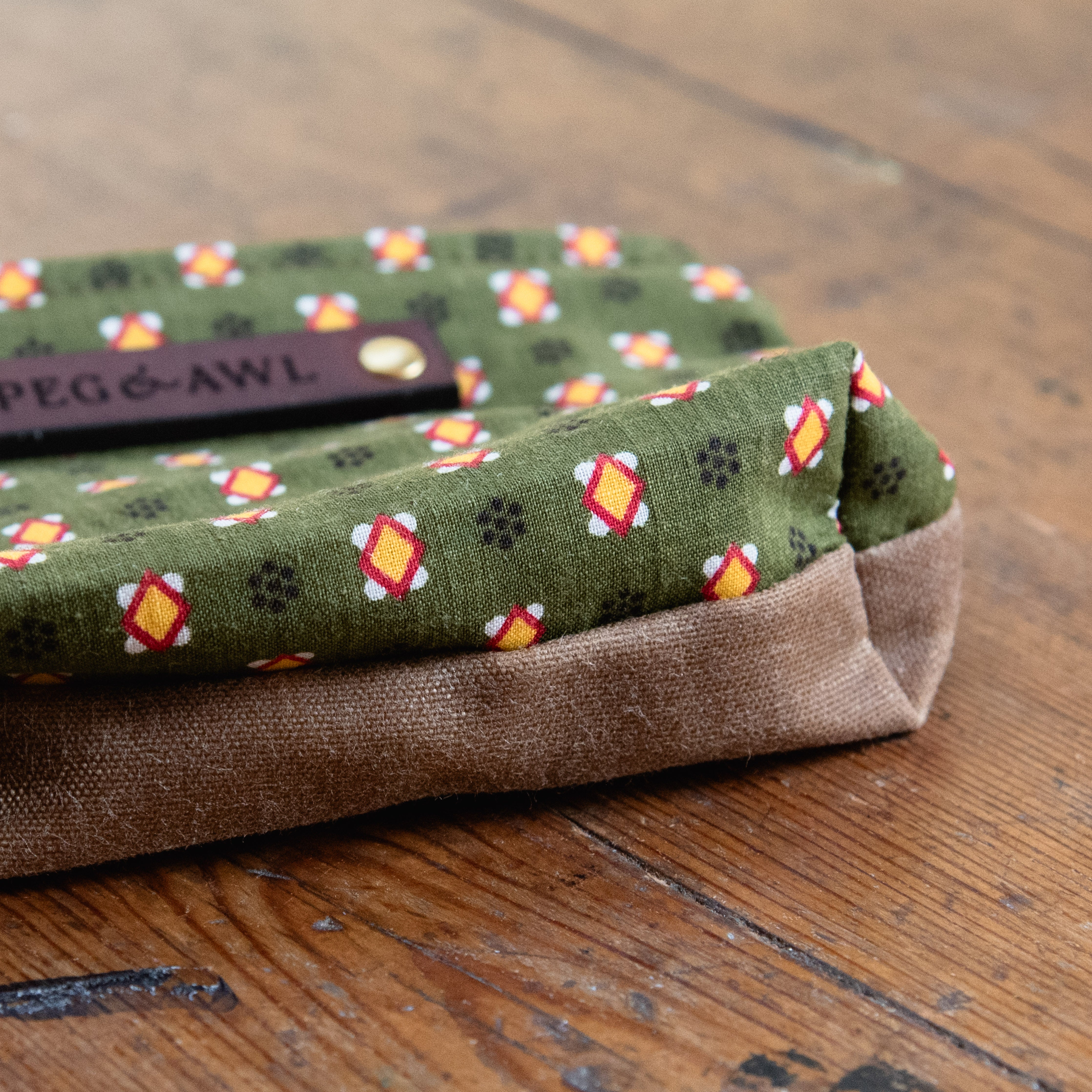 Saver Pouch with Vintage Cotton Textile: Sherlock