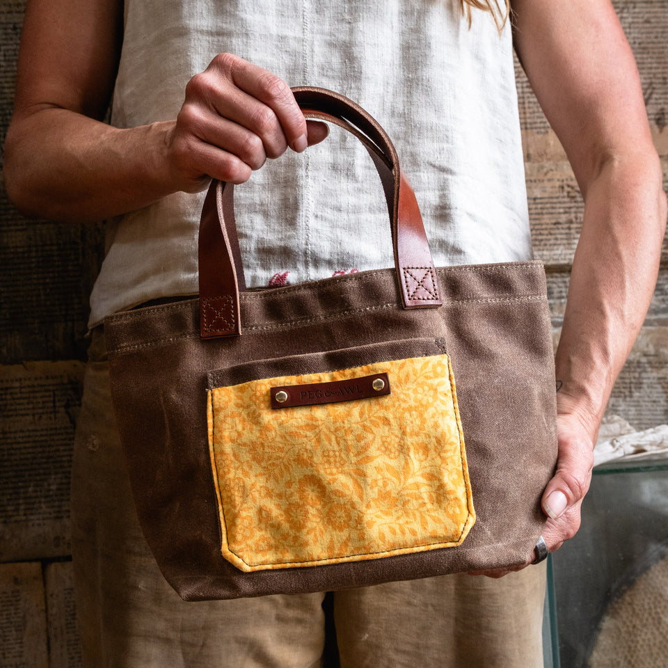 Pipit Tote with Mid-Century Feedsack: Sheila