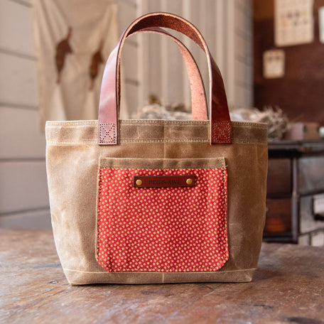 Pipit Tote with Early 1900s Bundle: Shirley