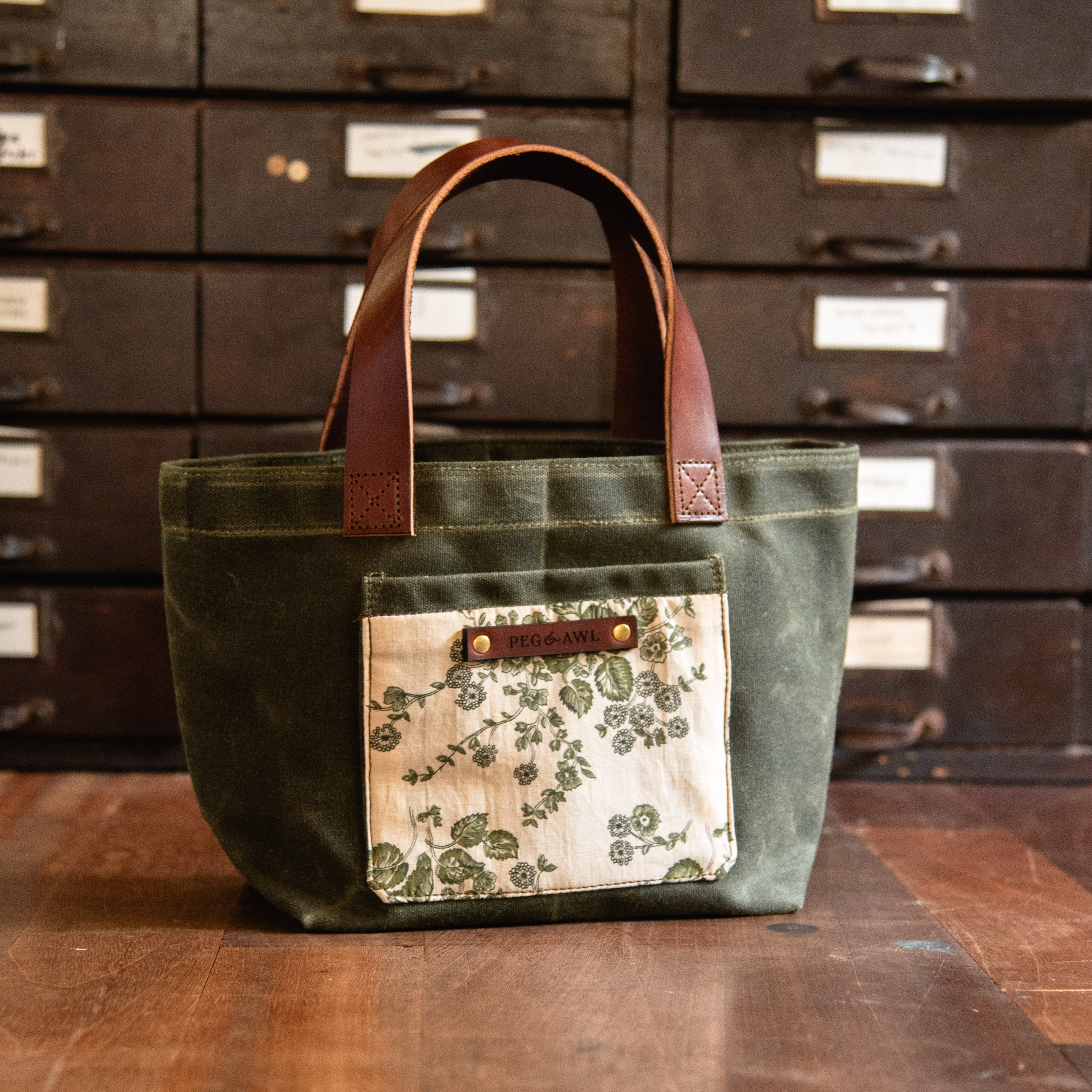 Pipit Tote with Vintage Feedsack: Tove