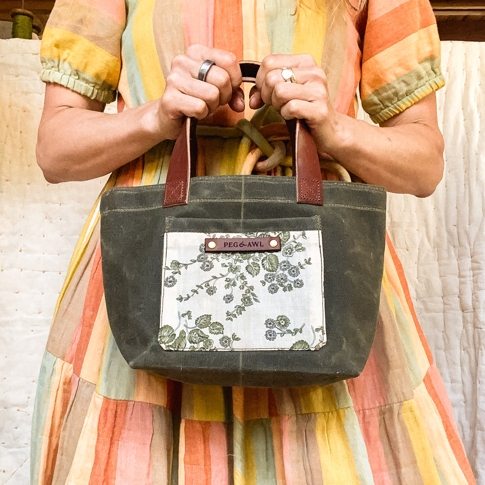 Pipit Tote with Vintage Feedsack: Tove