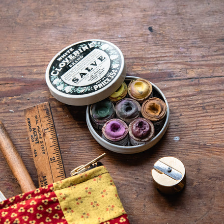 Cloverine Vintage Tin with Rusty Color Beam Paints