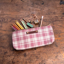 Scholar Pouch with 1980s Cotton Fabric: Anders