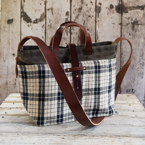 Standard Tote with 1800s Homespun: Edward