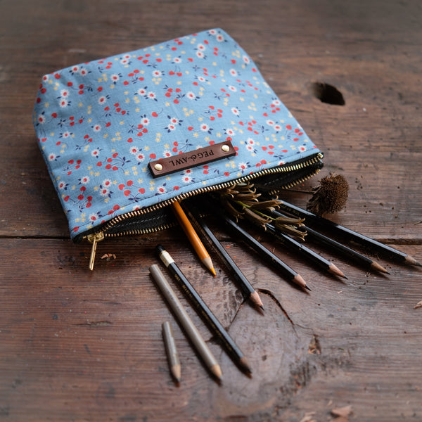 Keeper Pouch with 1930s Remnant: Yvie