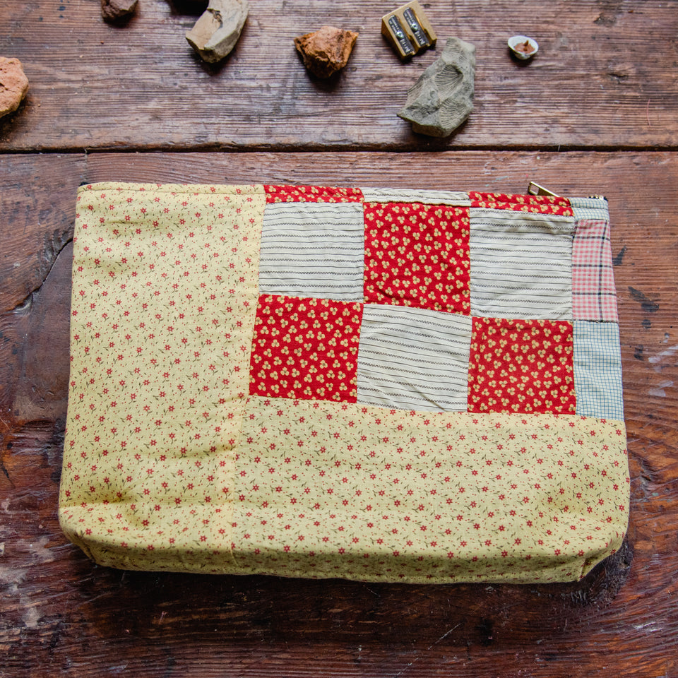 Maker Pouch with Late 1800s Quilt: Amelia No. 1