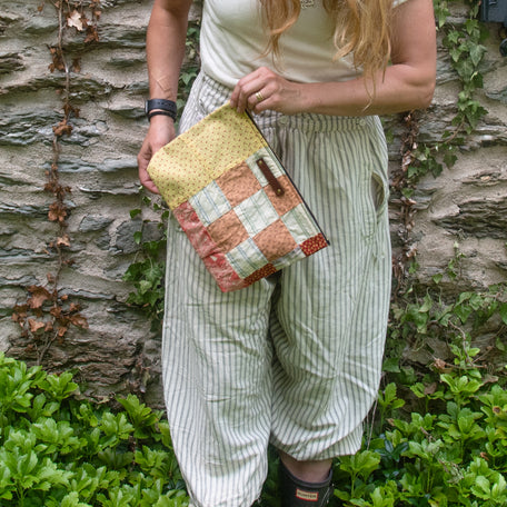 Maker Pouch with Late 1800s Quilt: Amelia No. 2