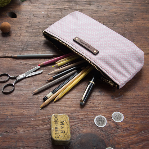 Scholar Pouch with 1930s Shirting: Cornelia